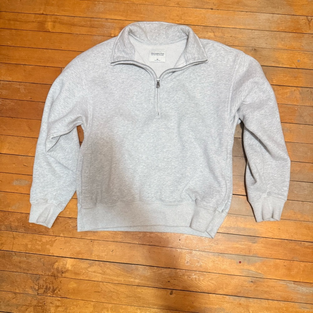Abercrombie & Fitch Light Gray Zip-Up Sweater